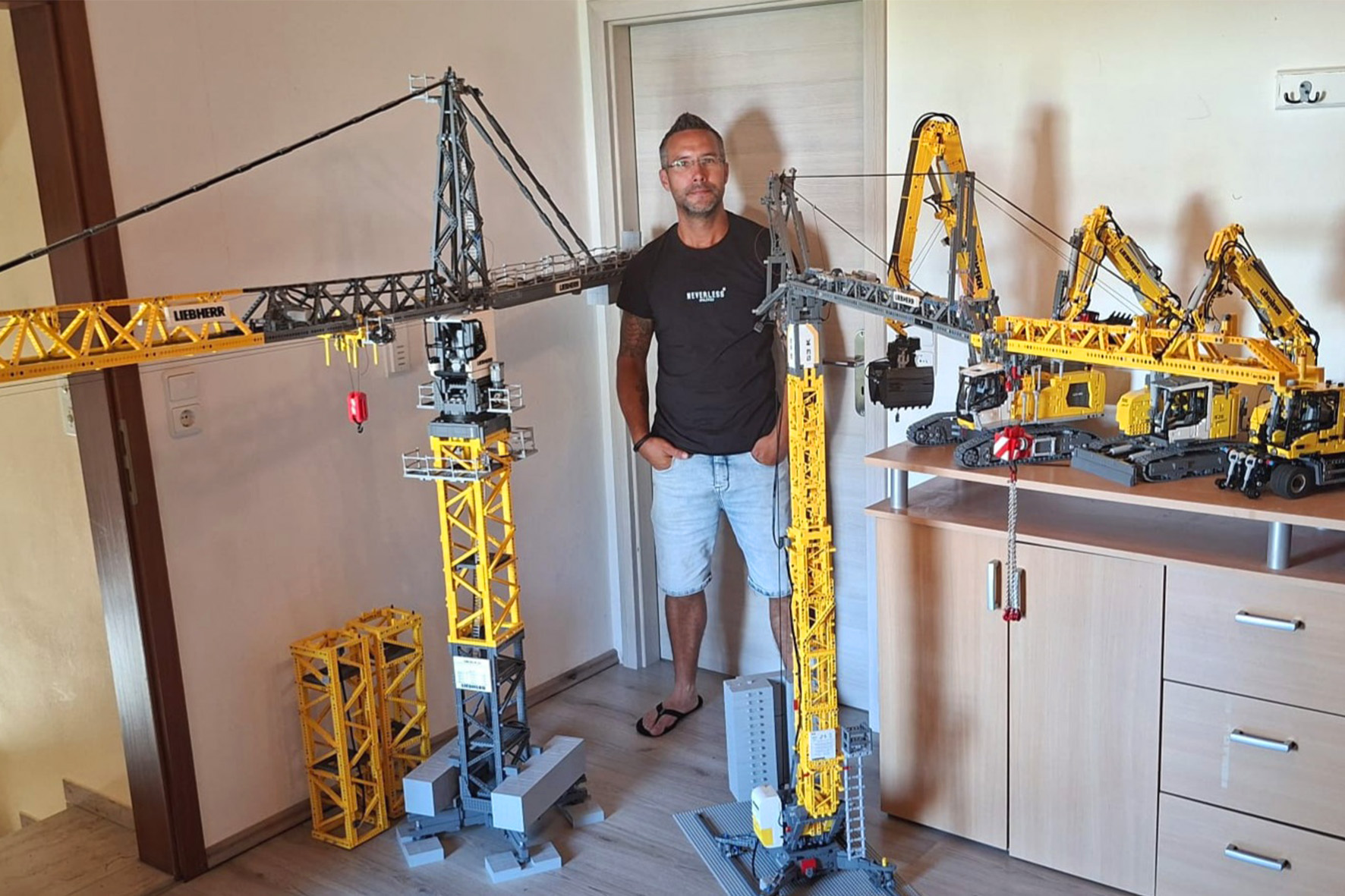 How a crane operator rebuilds his working day in miniature