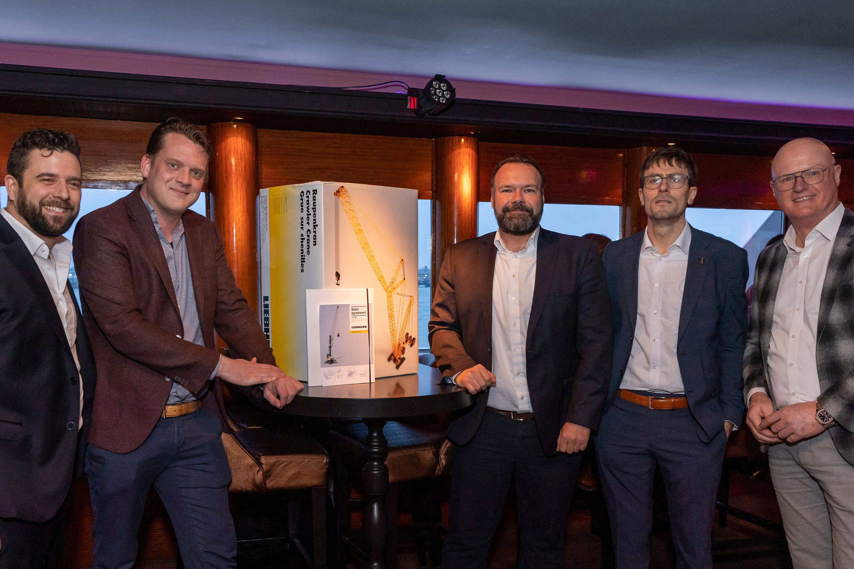 Marcor Stevedoring closes contract on new LHM 800