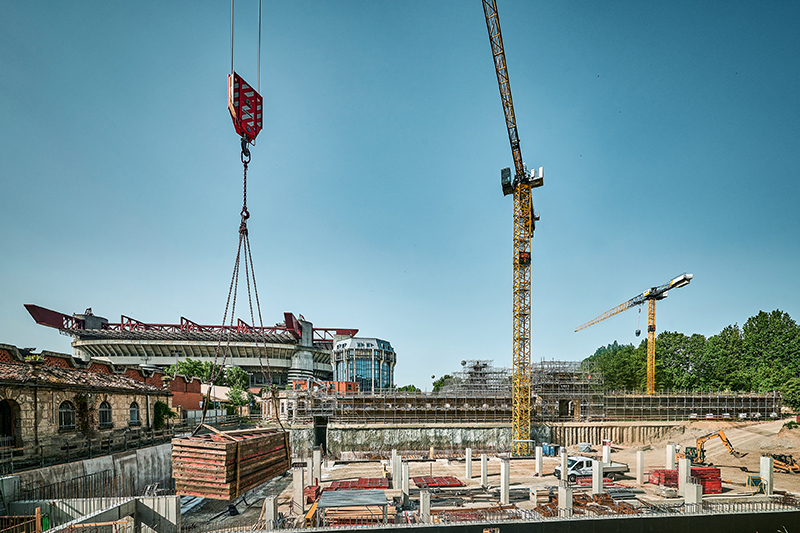 Liebherr cranes at work on Europe's first CO2-neutral thermal spa in Milan