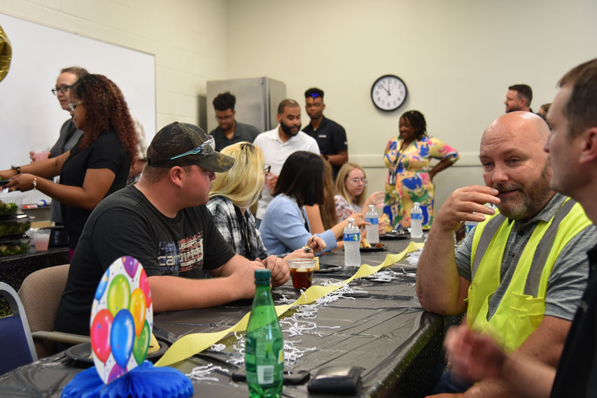 Liebherr USA, Co. receives 2023 "Top Employers for Interns” award 