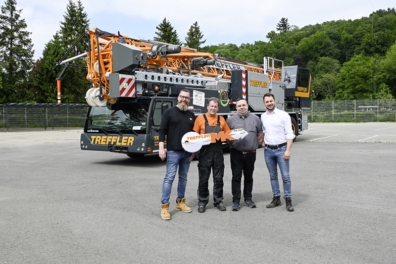 Fleet renewal: new Liebherr mobile construction cranes for Munich crane rental company