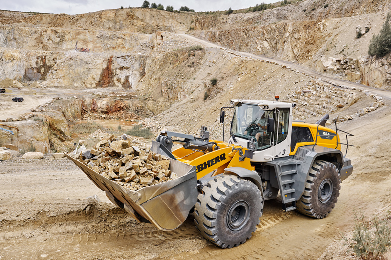 Two powerful Liebherr wheel loaders at steinexpo 2023