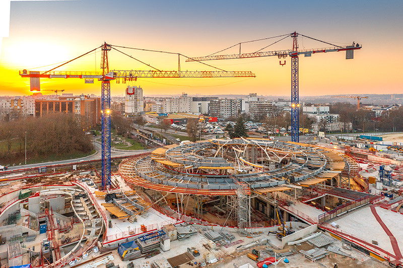 Grand Paris Express: Liebherr tower cranes build new train station