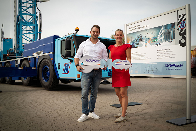 WarnowKran takes delivery of its first mobile construction crane from Liebherr