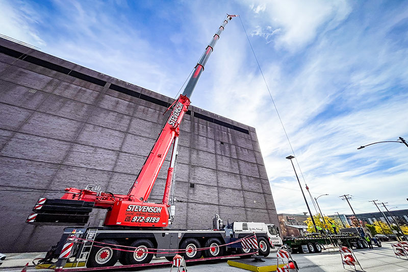 Thanks to Liebherr LTM 1300-6.3: Revitalizing of industrial areas in Chicago