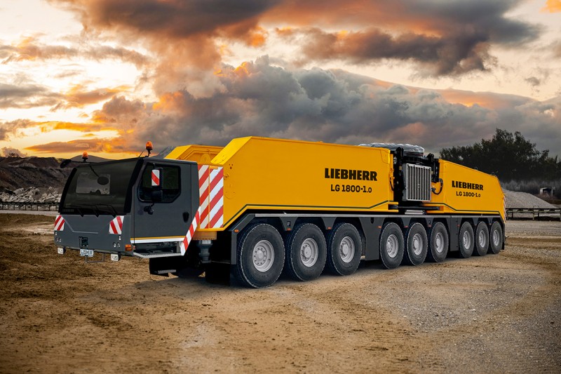 The legend grows: New LG 1800-1.0 in the lattice boom crane
