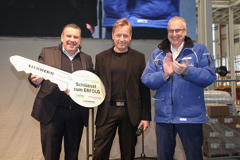 Delivery record 2023: 2,000th crane from Ehingen goes to MAXIKraft