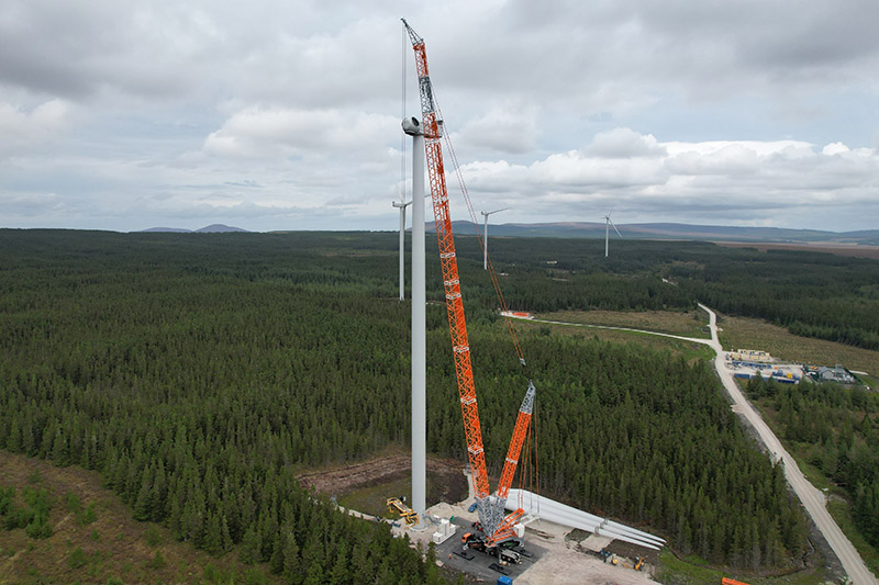 Global Wind Projects and Global Crane Services expand their crane fleet with a Liebherr LG 1750