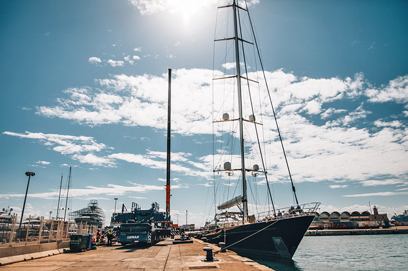 At the harbour’s edge: a challenging mission for Liebherr’s mobile crane in Mallorca