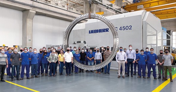 liebherr_Post_Team_1200x628px EN