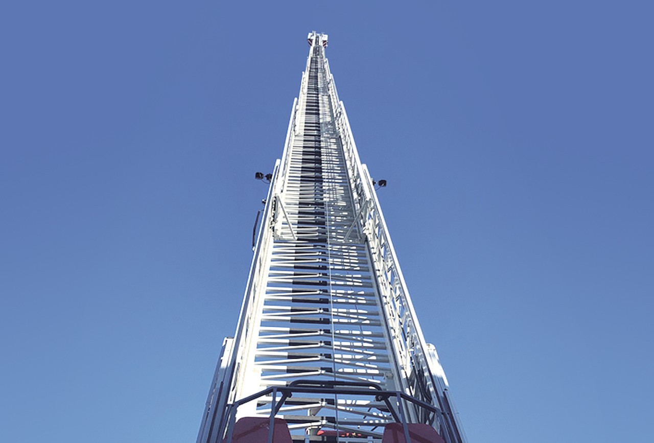 liebherr-drives-for-the-worlds-heighest-turntable-ladder