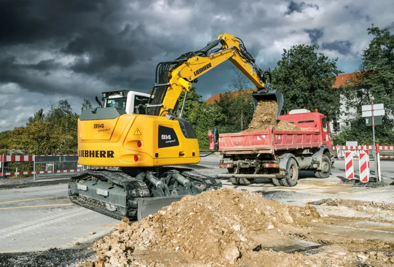 liebherr-excavator-r914-compact