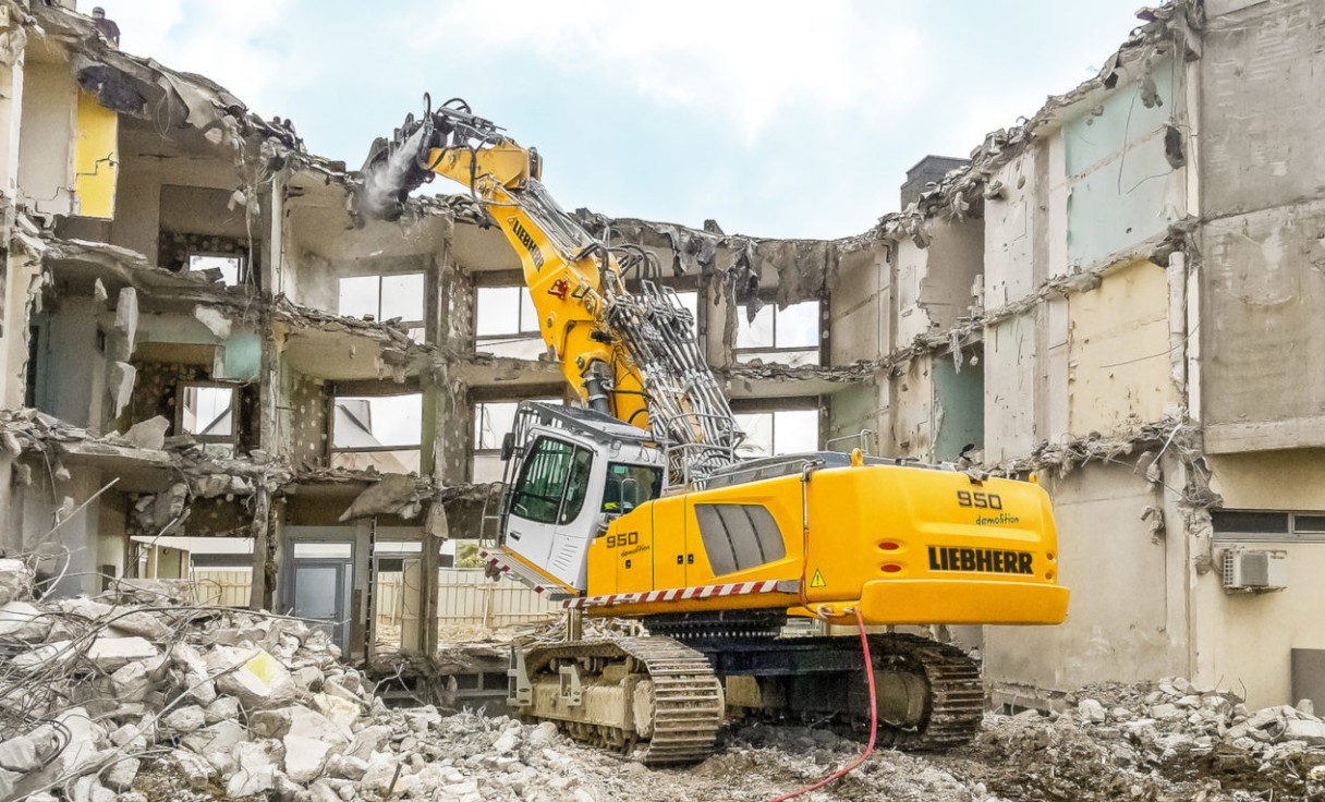 liebherr-demolition-crawler-excavator