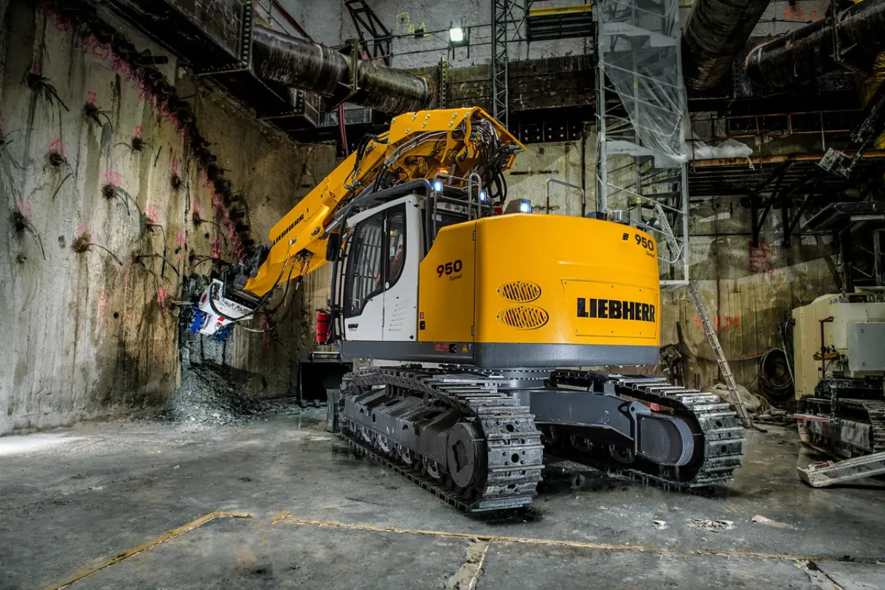 liebherr-r950-tunnel