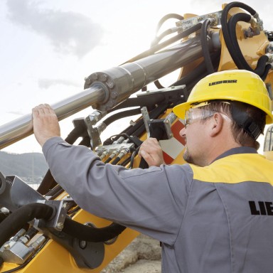 liebherr-cylinder-customer-service