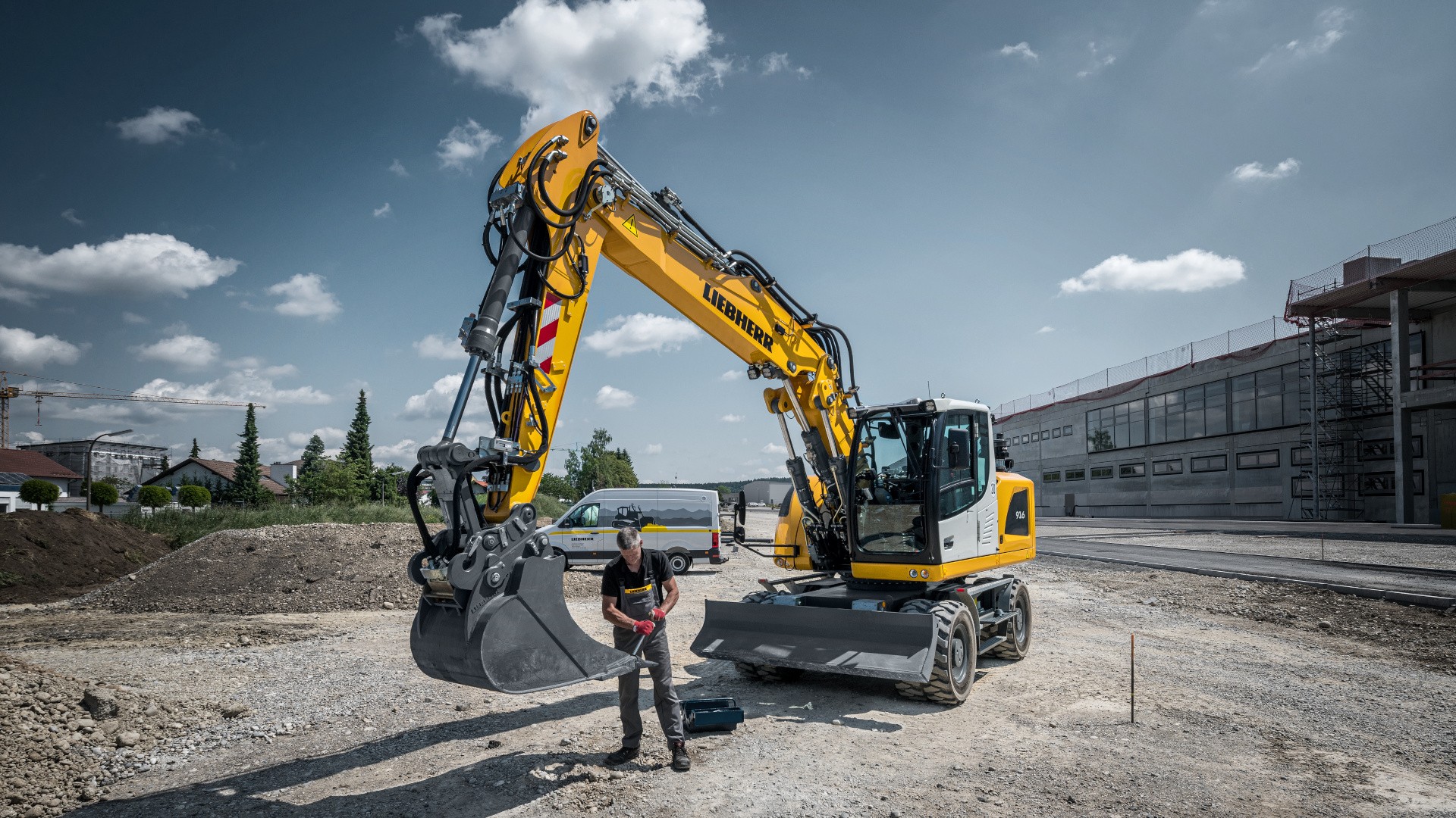 liebherr-landingpageattachments-service-stage-1920x1080