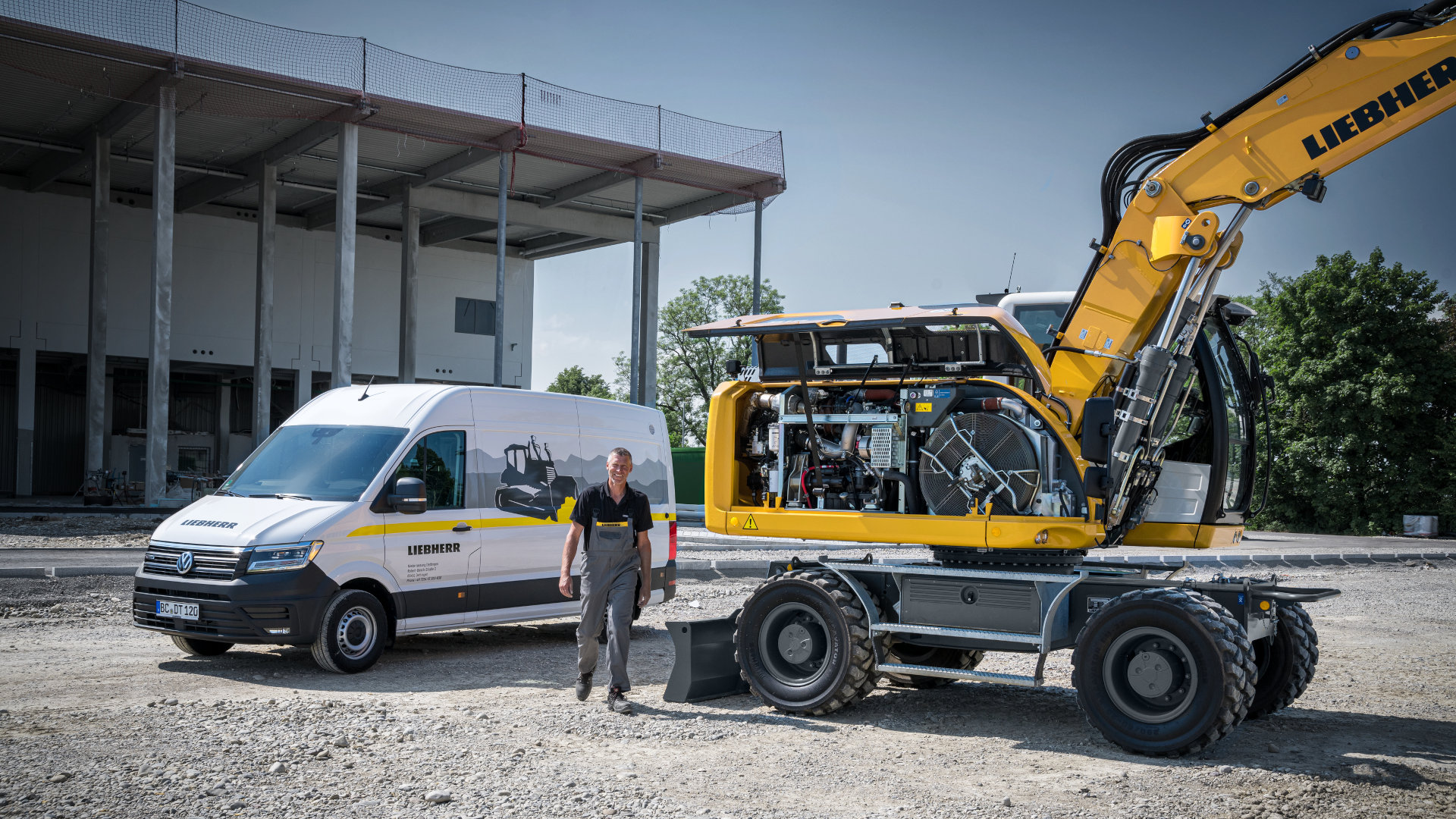 liebherr-digitalsolutions-bottomreference-customerservice-1920x1080