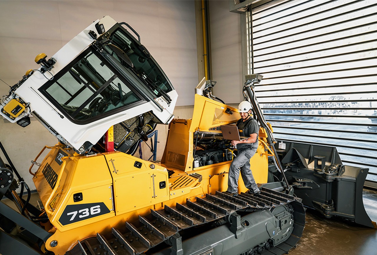 Liebherr-service-dozer