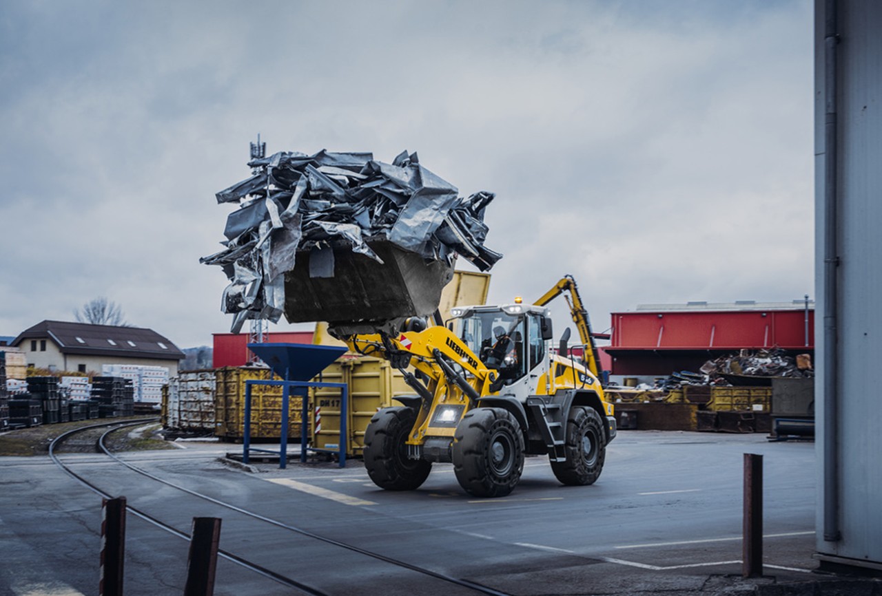 liebherr-wheel-loader-scrap-handling-overview