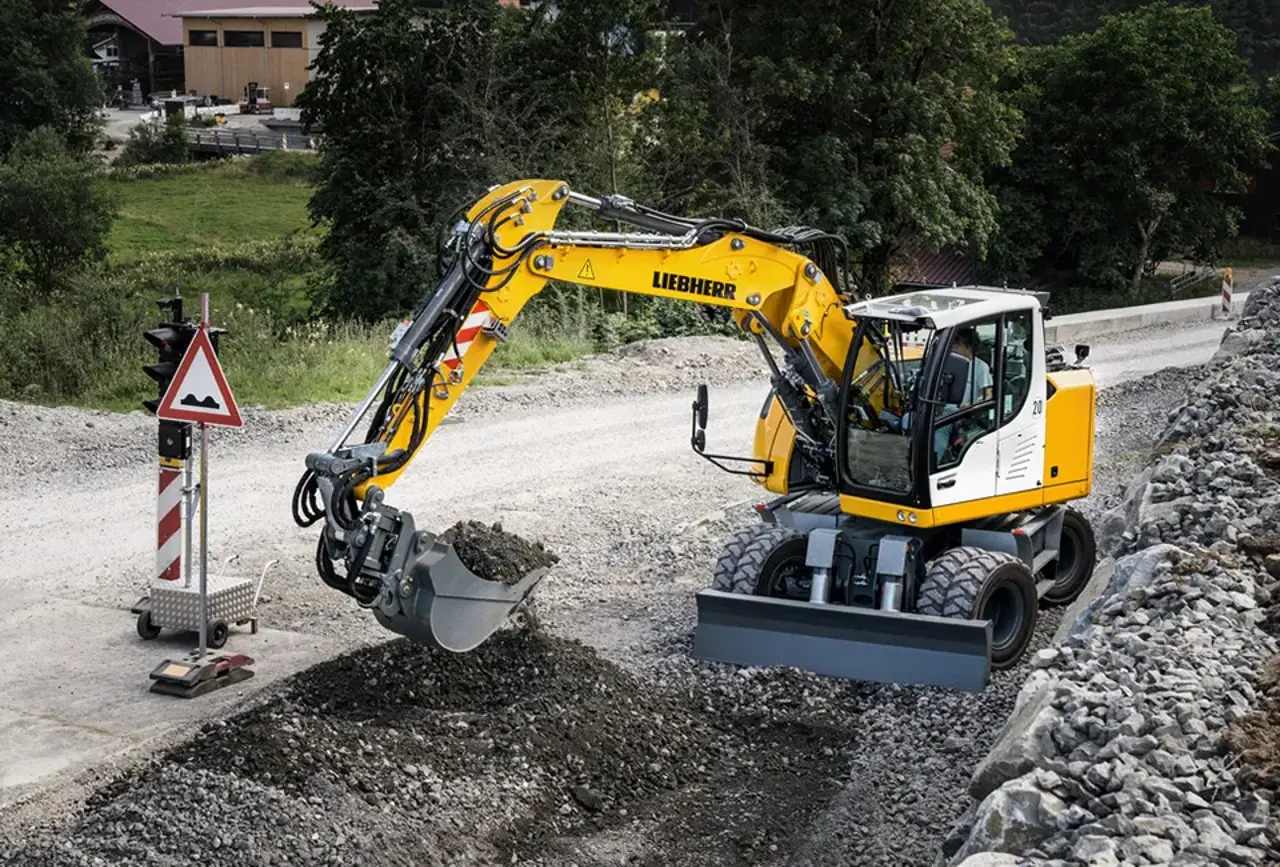 liebherr-wheeled-excavator-earthmoving-960x650px