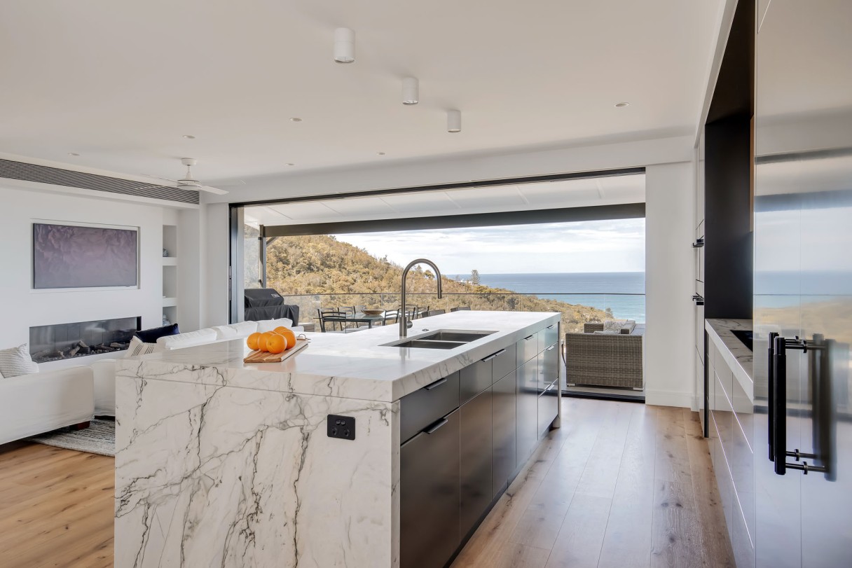 Australia-liebherr-newport-beach-1-1920x1280c