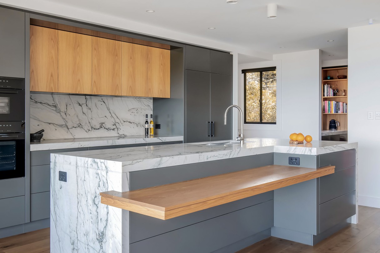 Australia-liebherr-newport-beach-3-1920x1280