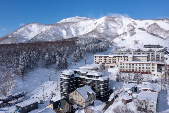 Japan-liebherr-niseko-kyo-1-1920x1280