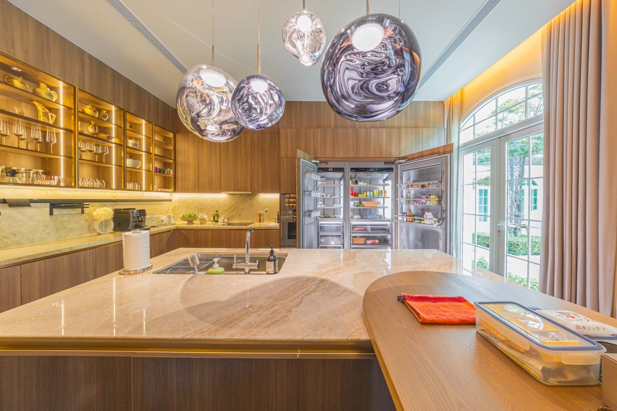 Thailand-liebherr-ladawan-ratchaphruek-pinklao-1-1920x1280