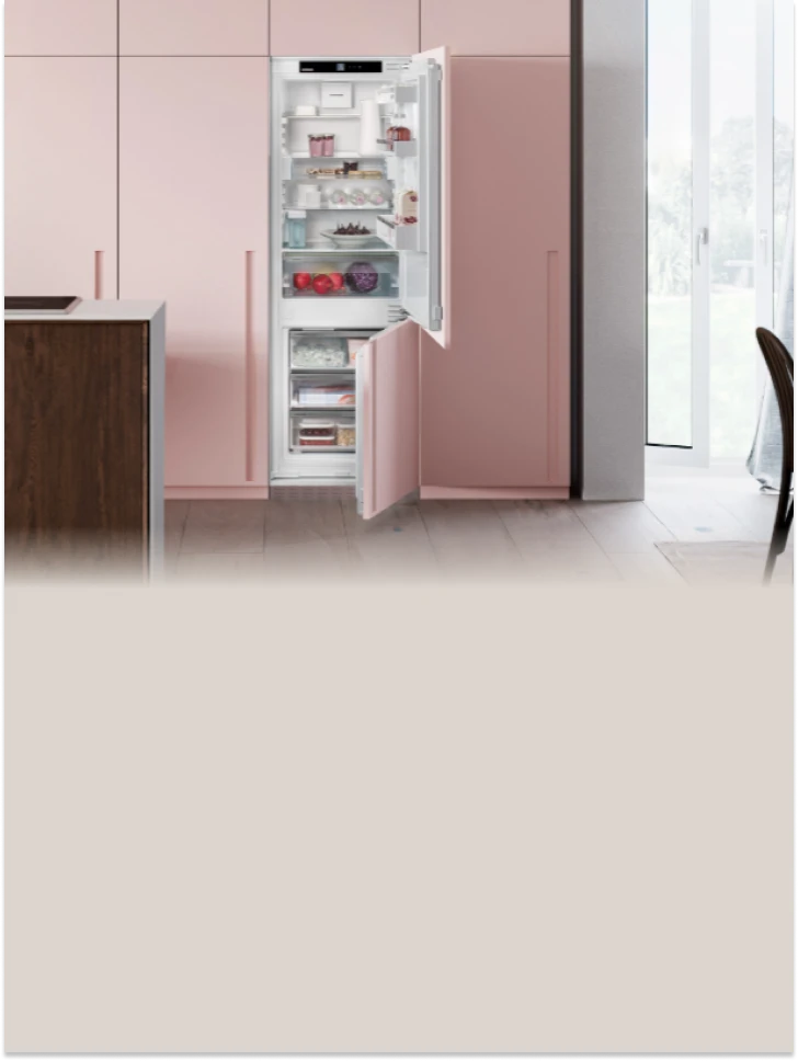 einbau-kuehlschrank-rosa-ambient