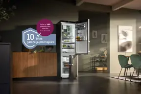 Freestanding fridge-freezer with 10-year manufacturer's guarantee logo