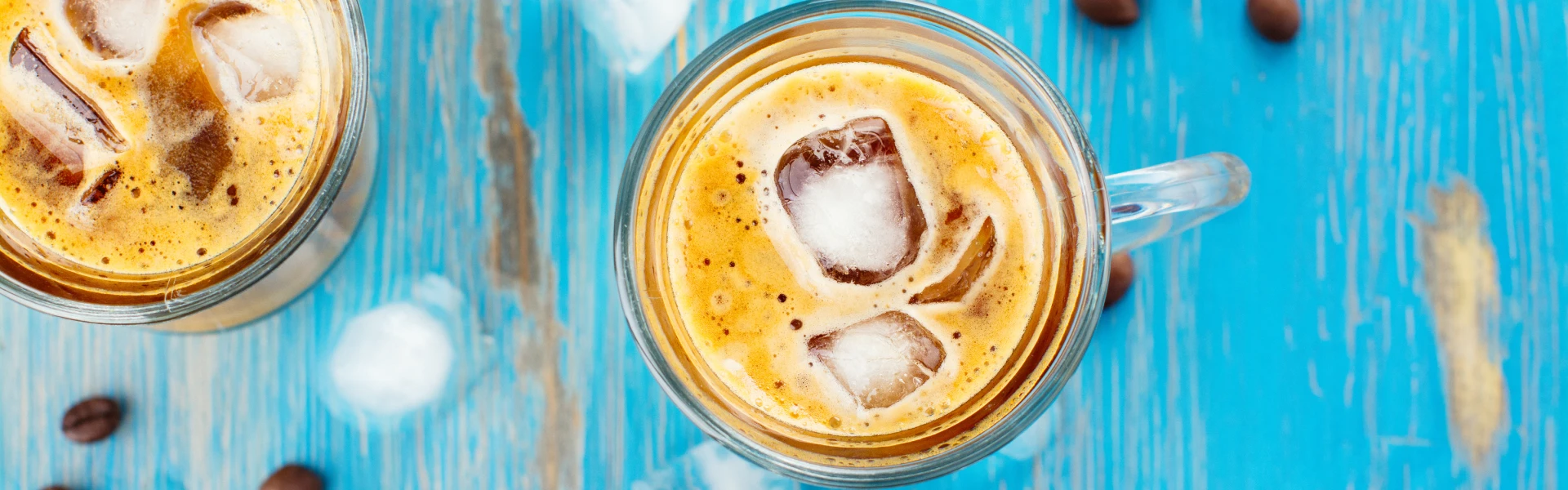 Südostasiatische Eiskaffees Südostasiatischer Eiskaffee in einem Glas.