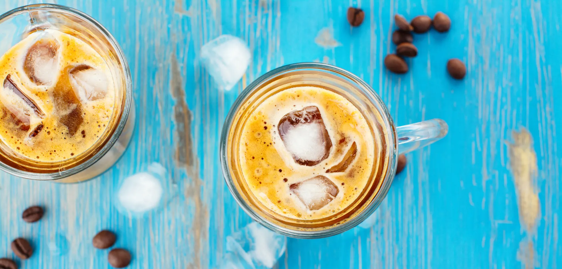 Südostasiatische Eiskaffees Südostasiatischer Eiskaffee in einem Glas.
