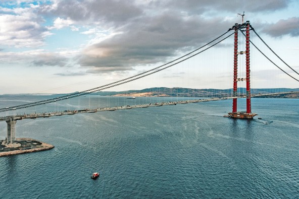 liebherr-canakkale-bridge-magazinbeitrag