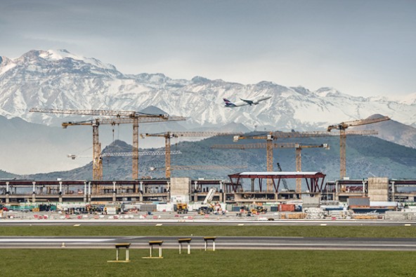 liebherr-flat-top-150ec-b-airport-santiago-de-chile