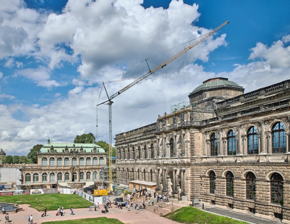 liebherr-MK88-Zwinger-Dresden-02