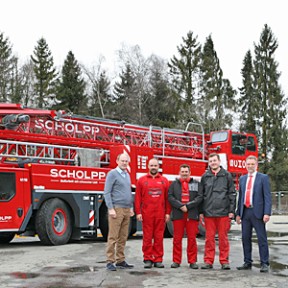 liebherr-mk-uebergabe-scholpp-mk88-300x300-04-2018