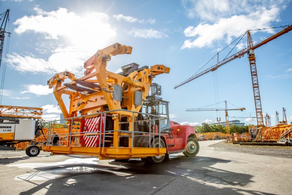 liebherr-miet-gebrauchtgeraete-tower-crane-center-2