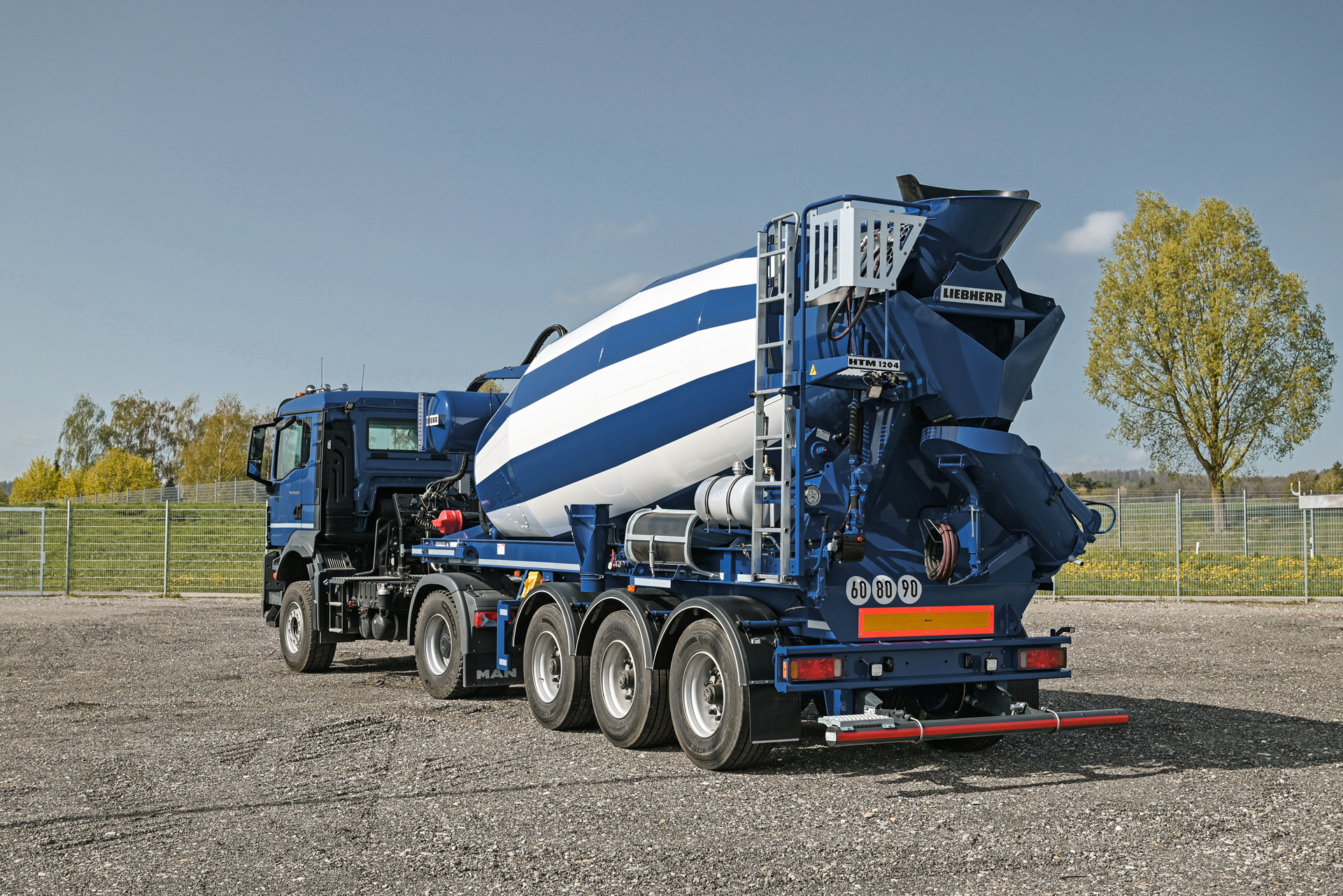 Truck mixers HTM with hydraulic drum drive - Liebherr
