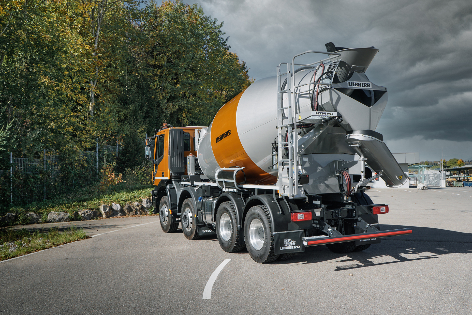 Truck mixers HTM with hydraulic drum drive - Liebherr