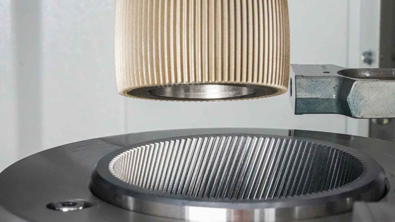 SkiveFinishing® – 革新的なCBNツールによる内歯車の精密ハード加工