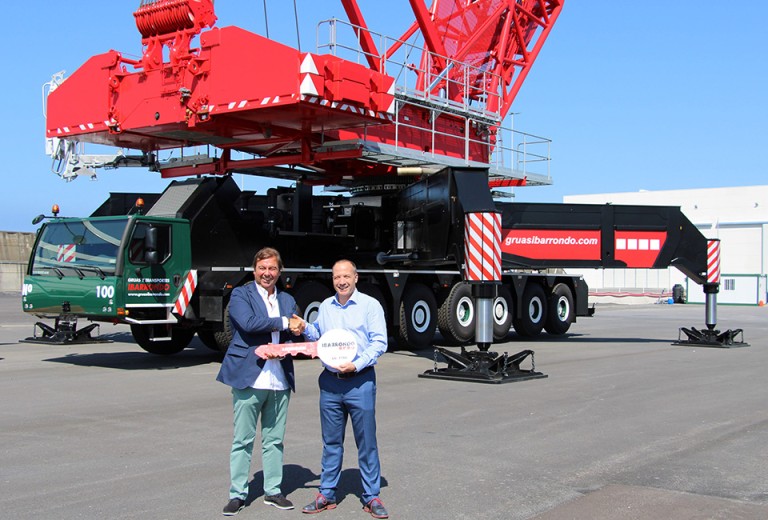 Lattice boom mobile cranes - Liebherr