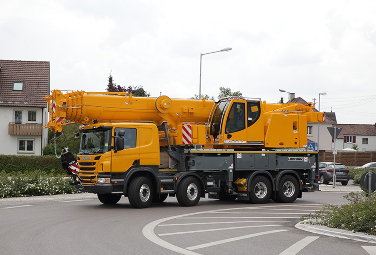 liebherr-ltf1045-fahrend-960x650