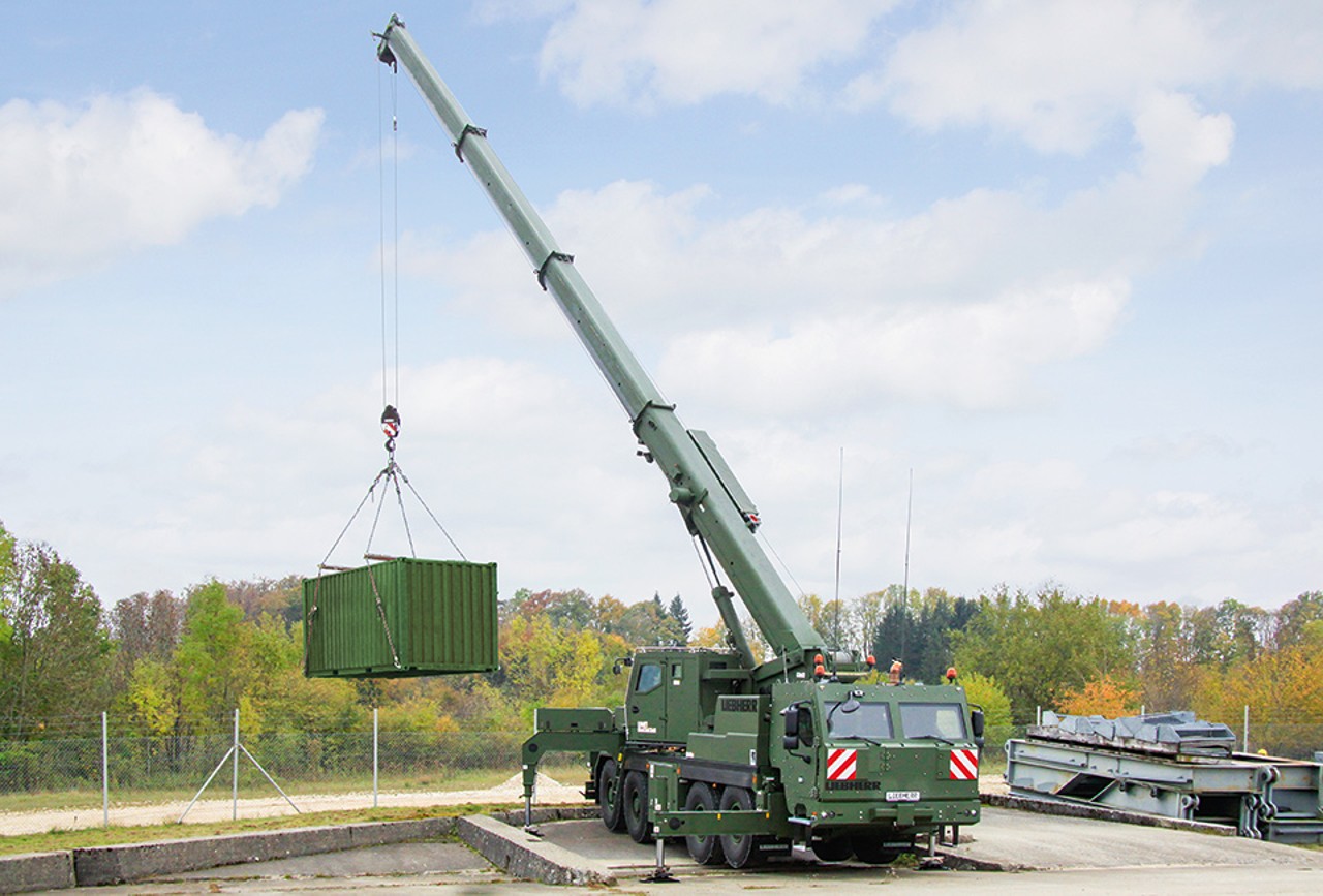 liebherr-military-crane-flexibility-960x650