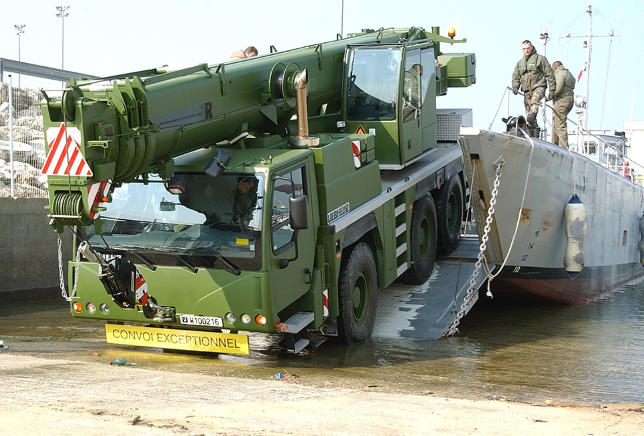 liebherr-military-crane-french-army-960x650