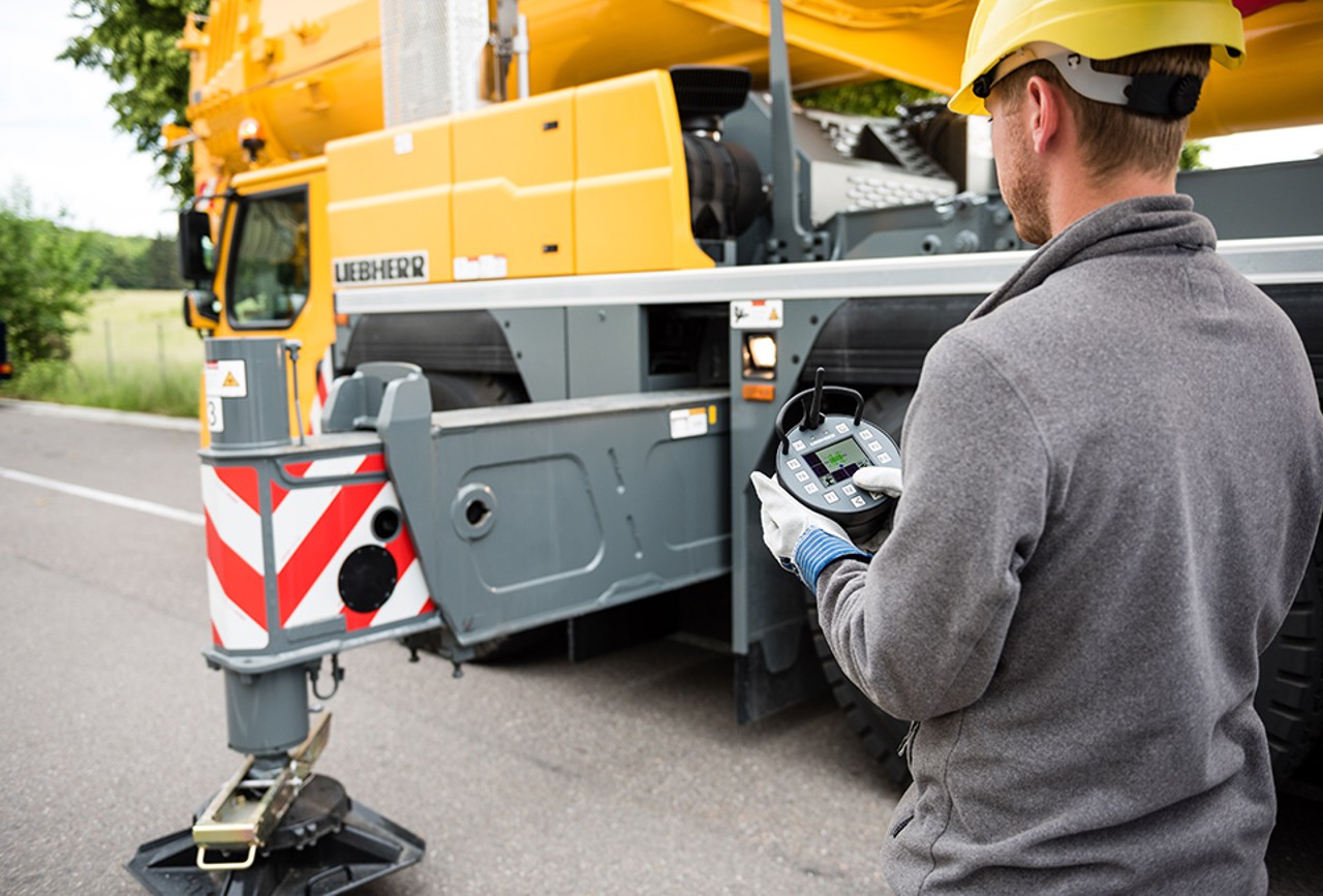 liebherr-einfacher-kranaufbau-960x650