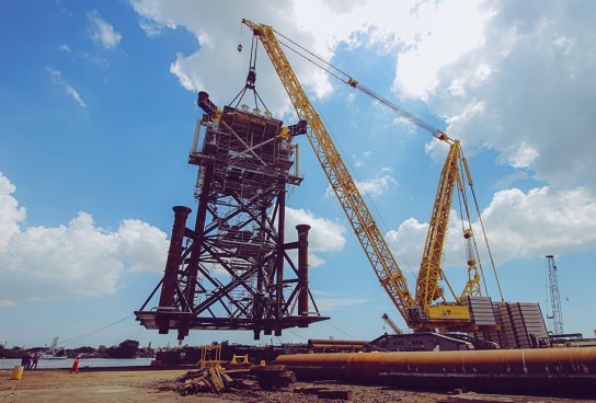 クローラークレーン LR13000 - Liebherr