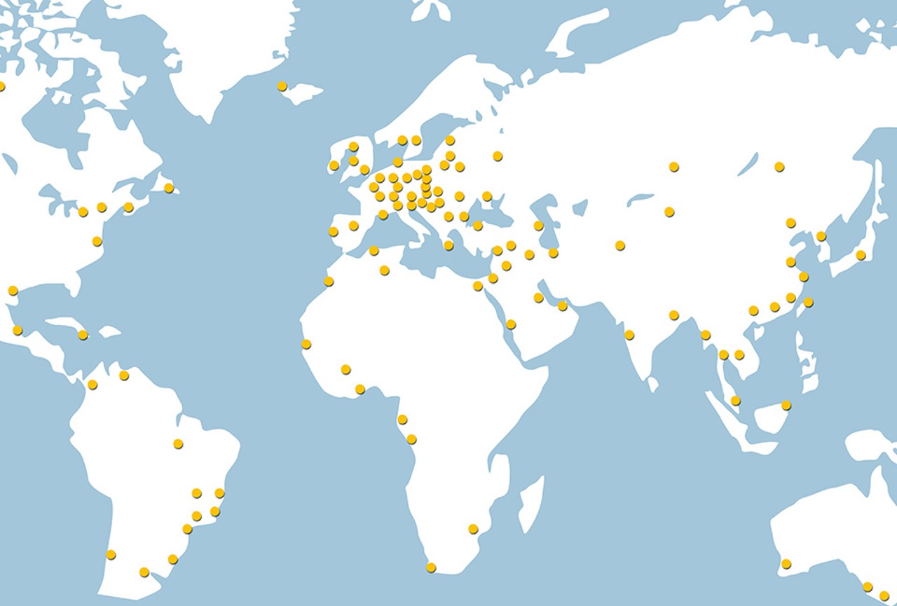 liebherr-global-service-network-mobile-crawler-cranes-map