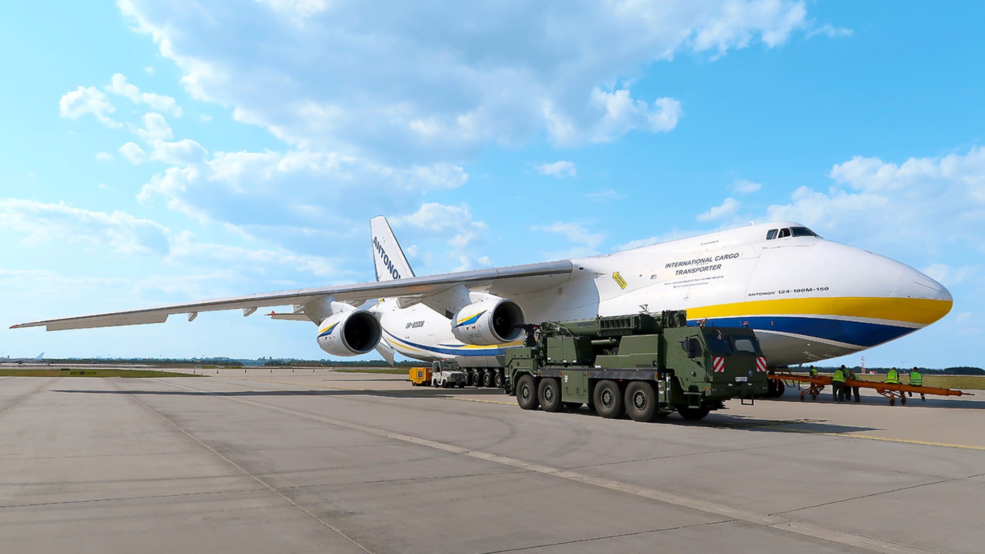 liebherr-upload-antonov-stage