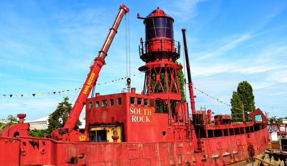 liebherr-lr-11000-fireship-1192x690