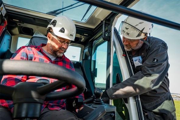 liebherr-lrt-1090-2-1-helgoland-bodschwinna-1265x843